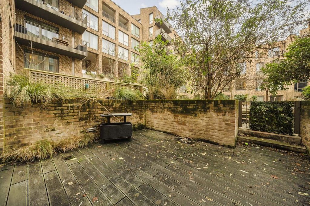Additional image 7 of 5 bed terraced house for saleBoaters Avenue, Brentford TW8