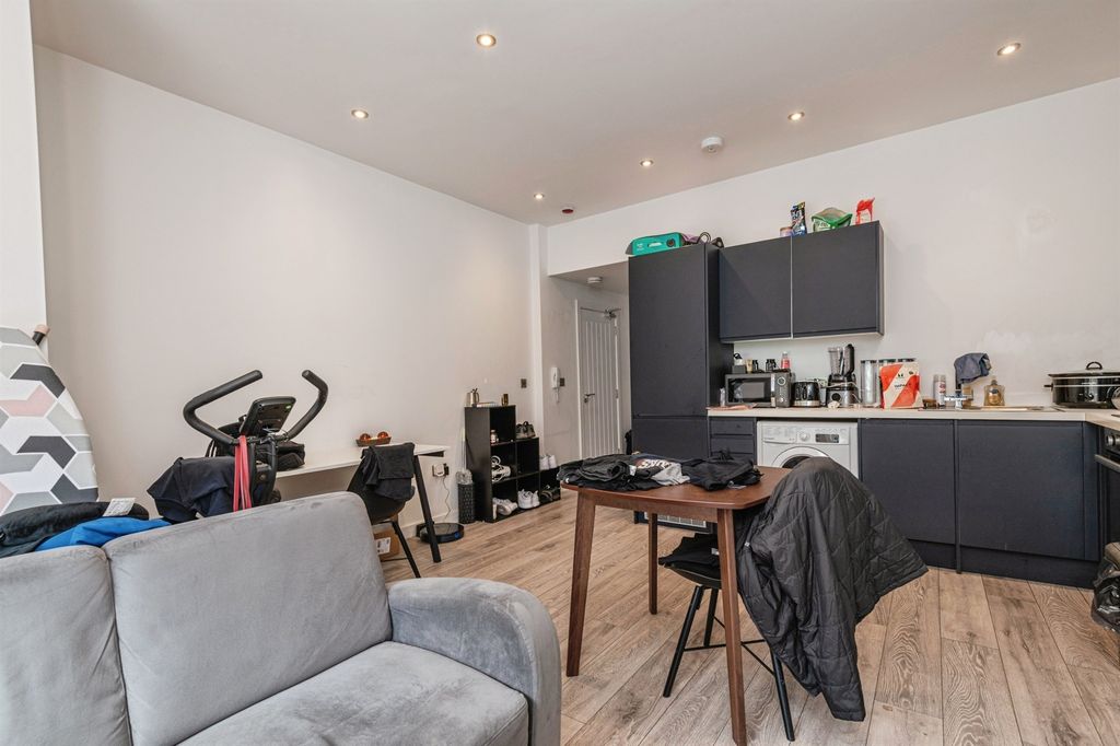 Additional image 4 of 1 bed flat for saleBridge End, Brighouse HD6