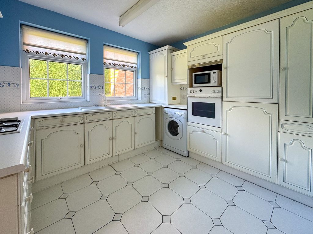 Additional image 8 of 1 bed flat for saleSandringham Court, Woodland Glade, Bradley, Huddersfield HD2