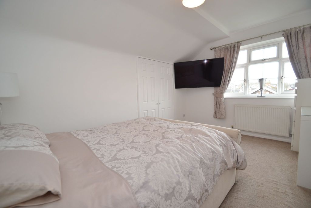 Additional image 12 of 3 bed chalet for saleBrackendale Avenue, Bradford BD10