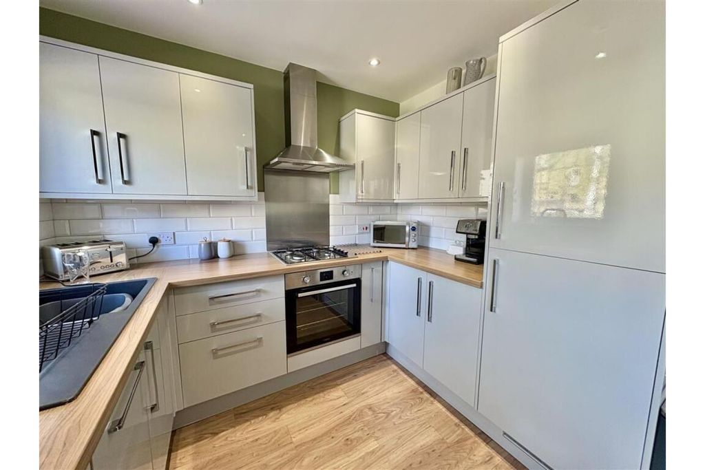 Additional image 6 of 4 bed terraced house for saleSunnybank Road, Brighouse HD6