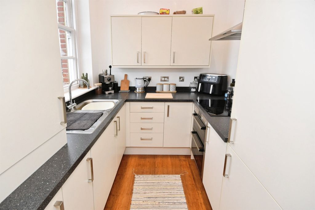 Additional image 5 of 2 bed flat for saleCoggeshall Road, Braintree CM7
