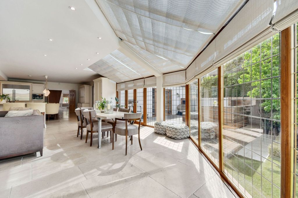 Additional image 20 of 6 bed detached house for saleChallacombe Close, Hutton Mount, Brentwood CM13