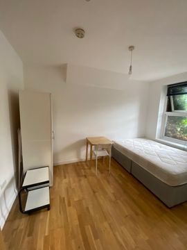 Yew Grove, London NW2, Studio to rent