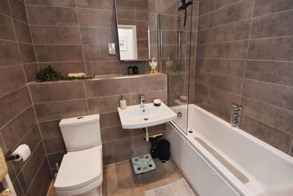 Additional image 9 of 2 bed flat for saleCoggeshall Road, Braintree CM7