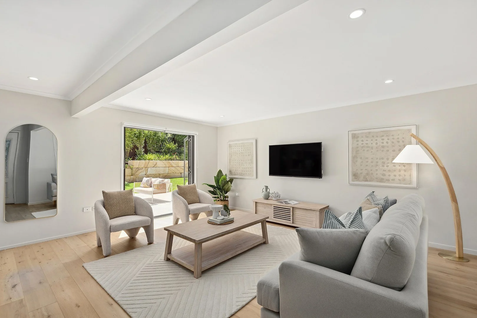 1 Crestside Close, Terrigal NSW 2260 photo 2