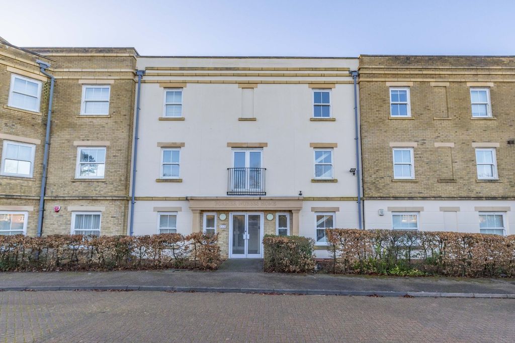 2 bed flat for saleAinsley Way, Chartham, Canterbury CT4