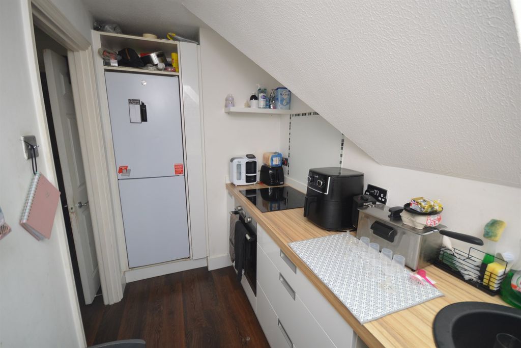 Additional image 3 of 2 bed flat for saleBovingdon Road, Braintree CM7