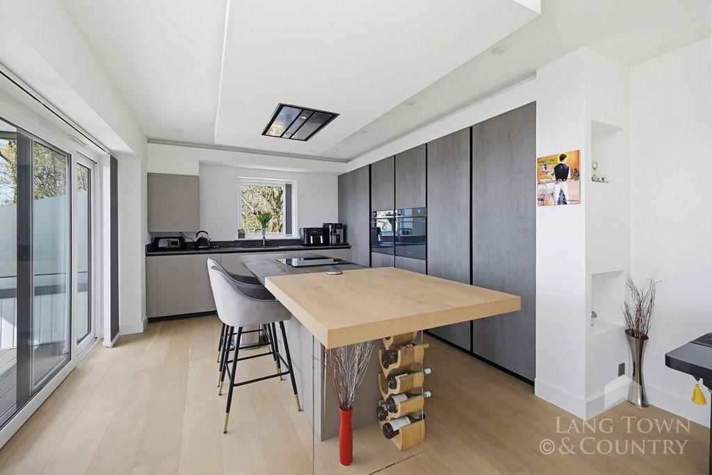 Additional image 6 of 2 bed flat for saleFlat 3 Cala Court, Hartley Road, Hartley PL3