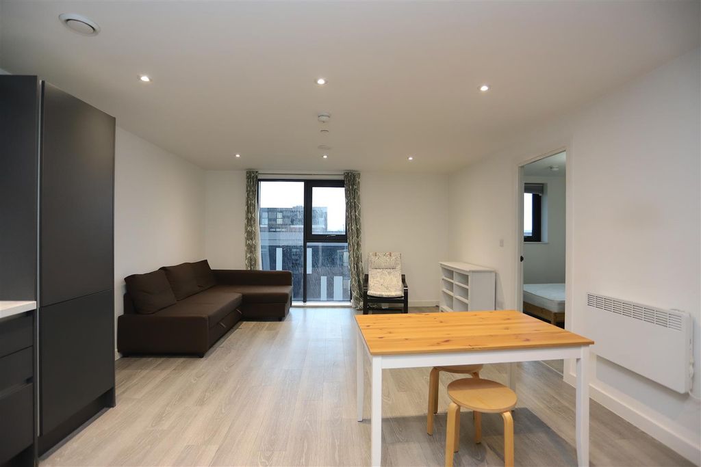 1 bed flat for saleDowntown, Salford M5