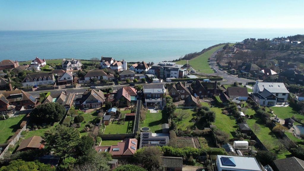Additional image 3 of 4 bed detached house for saleWaldron Road, Broadstairs CT10