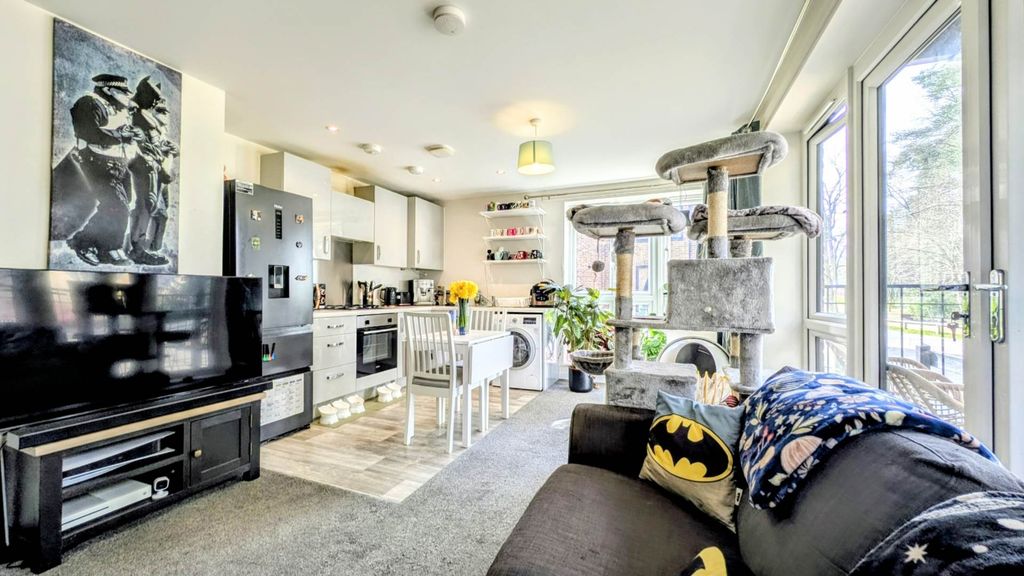Additional image 3 of 1 bed flat for saleRusset Walk, Bordon, Hampshire GU35