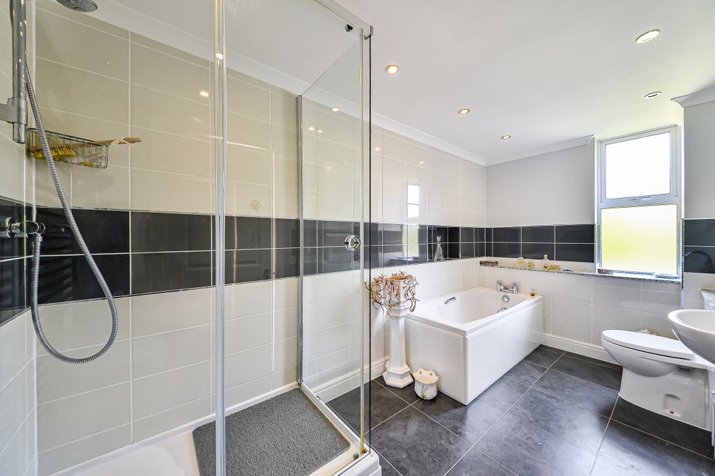 Additional image 11 of 3 bed flat for saleThe Regents, Norfolk Road, Edgbaston B15
