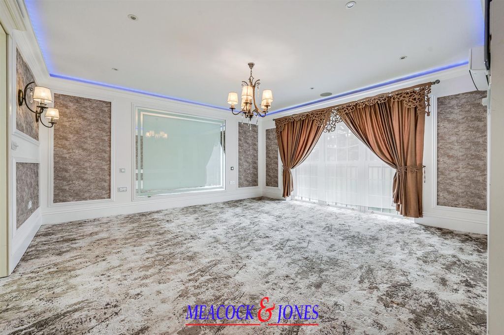 Additional image 19 of 6 bed detached house for saleHeronway, Hutton Mount, Brentwood CM13