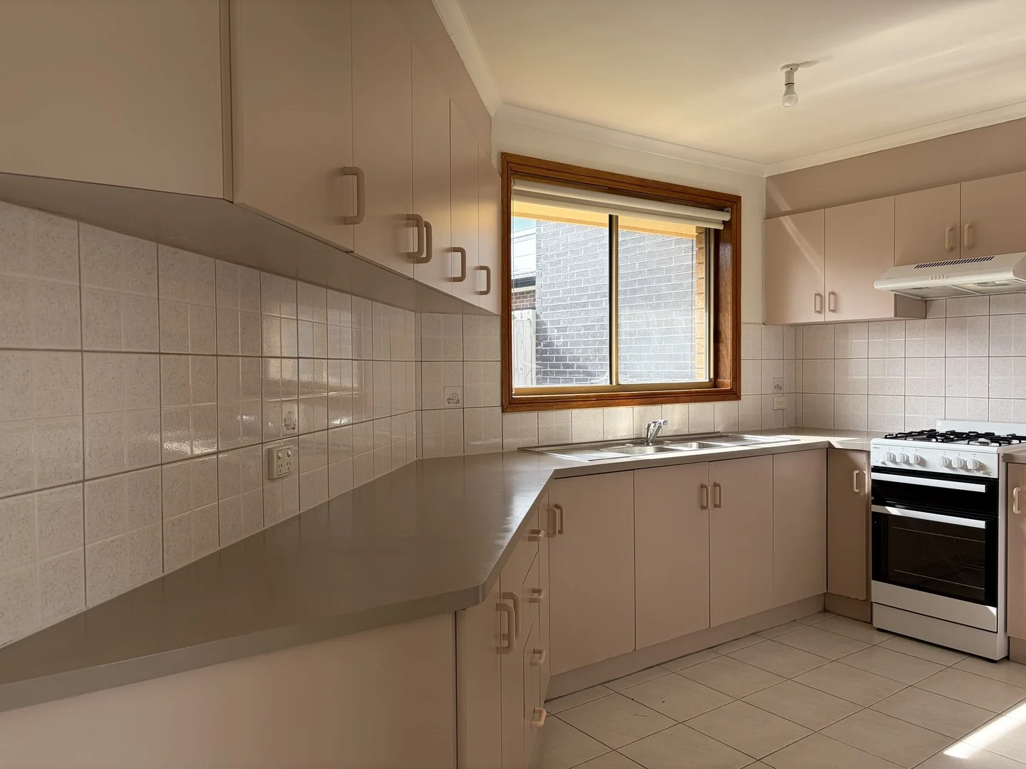 2/28 Chappell St, Thomastown VIC 3074 photo 2