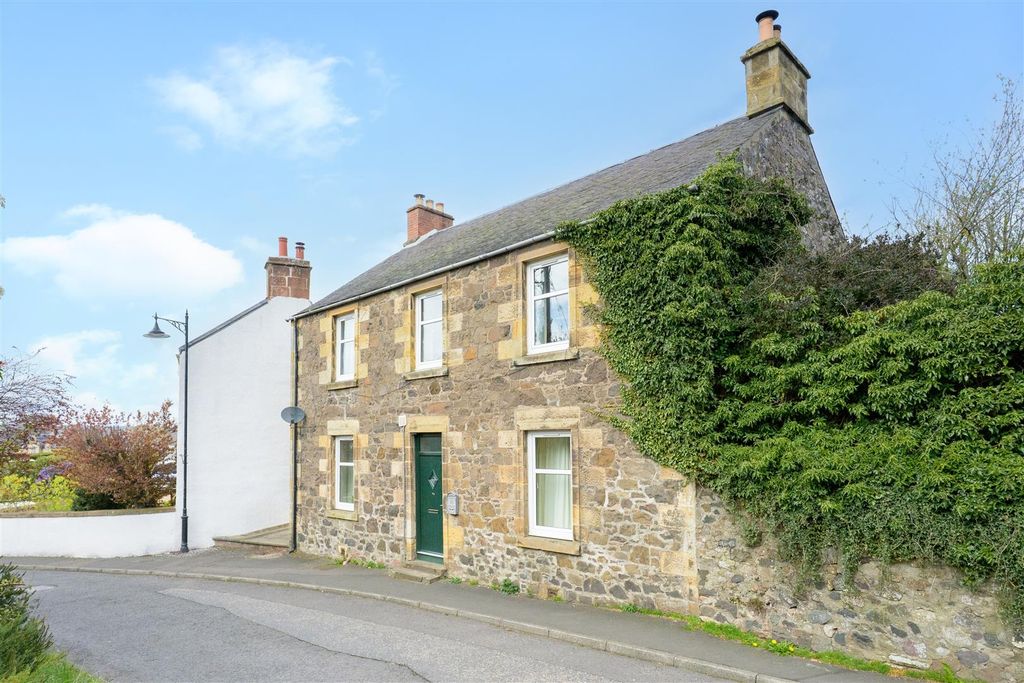 3 bed maisonette for saleMain Street, Abernethy, Perth PH2