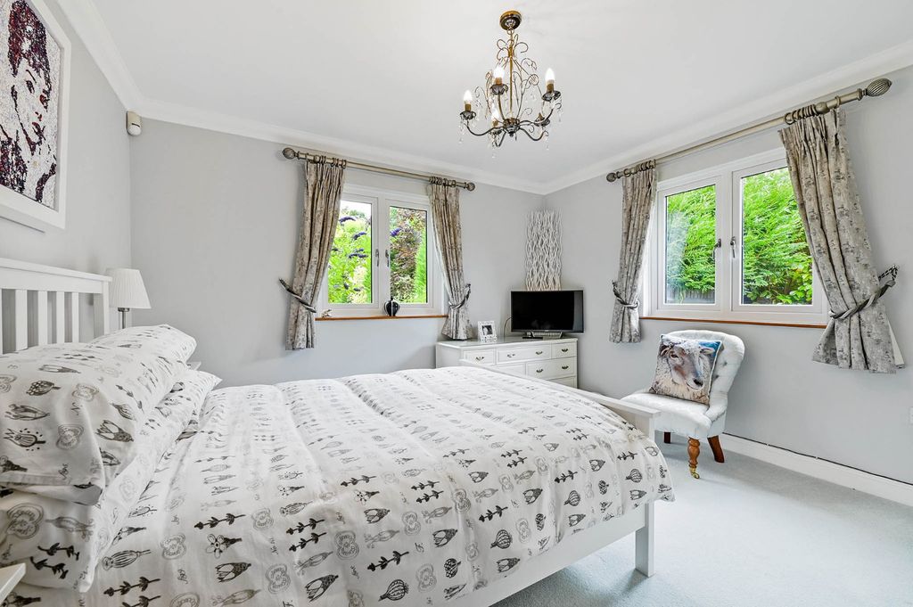 Additional image 13 of 6 bed detached house for saleGibbins Lane, Warfield, Bracknell, Berkshire RG42