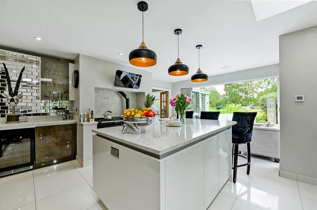 Additional image 11 of 6 bed detached house for saleGibbins Lane, Warfield, Bracknell, Berkshire RG42
