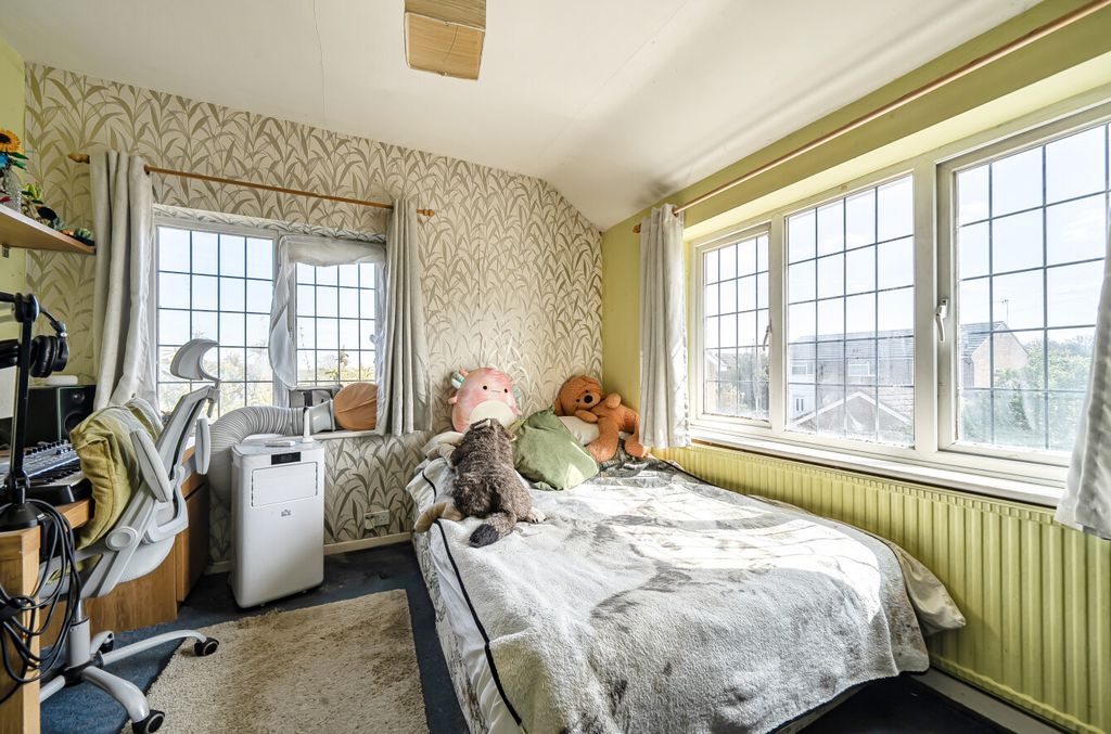 Additional image 6 of 4 bed semi-detached house for saleAlben Road, Binfield, Bracknell, Berkshire RG42