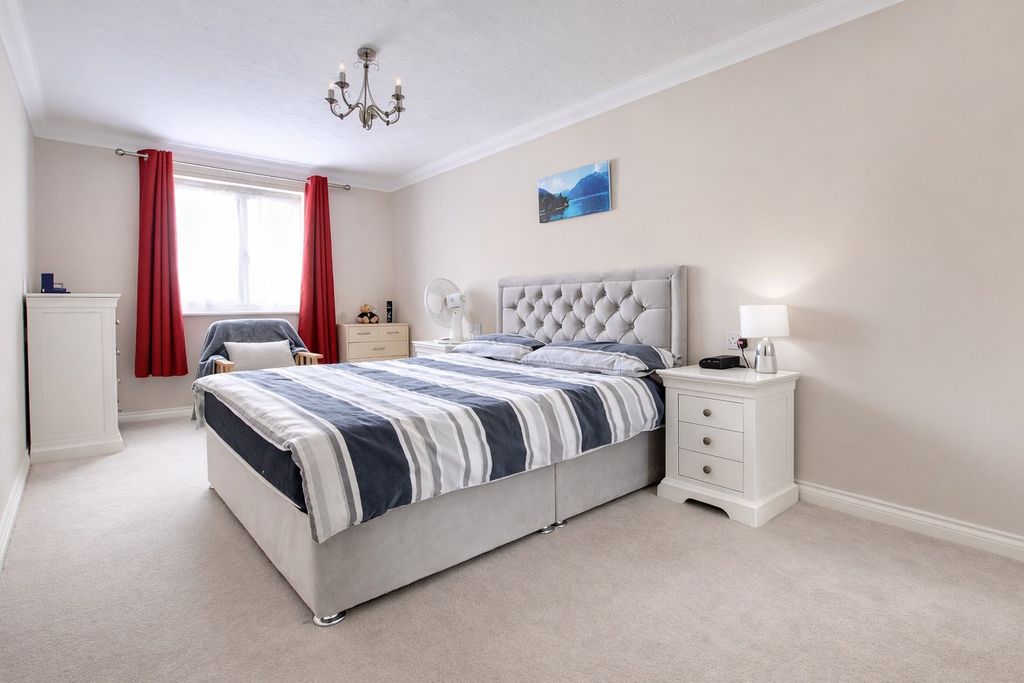 Additional image 4 of 1 bed flat for saleTylers Close, Lymington, Lymington SO41