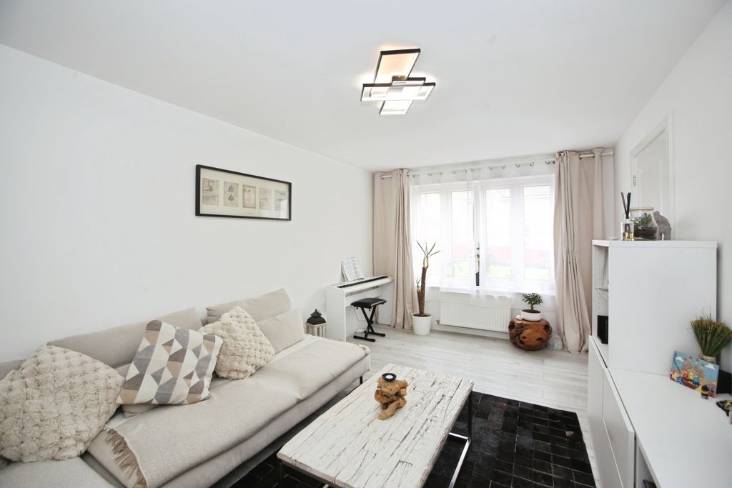 Additional image 7 of 4 bed detached house for saleCastle Way, Newport NP10