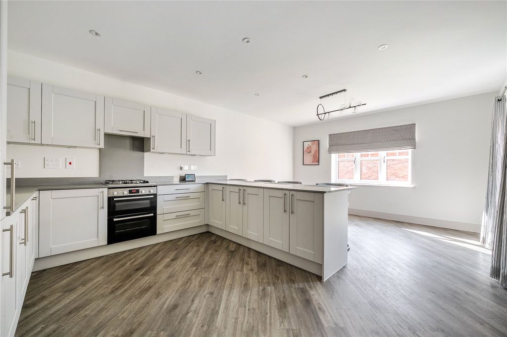 Additional image 4 of 4 bed detached house for saleGale Gardens, Hayley Green, Warfield, Bracknell RG42
