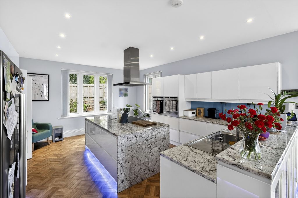 Additional image 6 of 6 bed detached house for saleMain Street, Brampton CA8