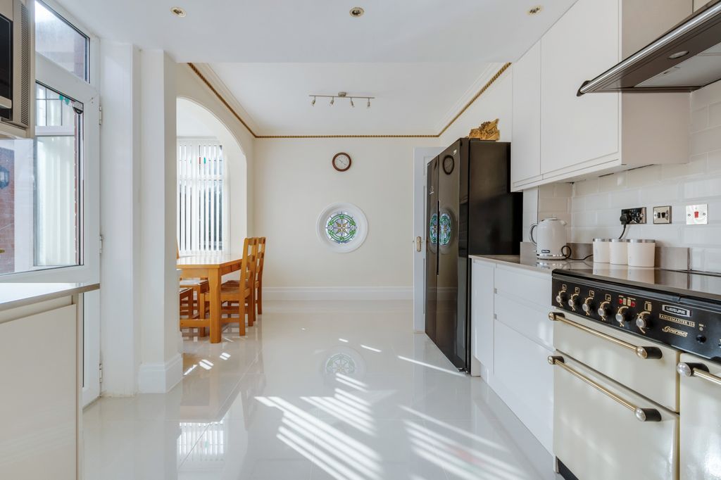 Additional image 9 of 5 bed detached house for saleQueens Promenade, Bispham FY2