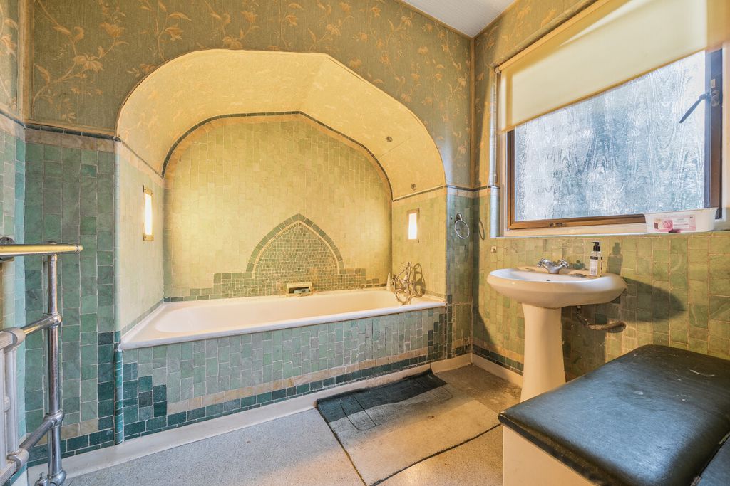 Additional image 5 of 6 bed detached house for saleSouth Hill Road, Bromley BR2