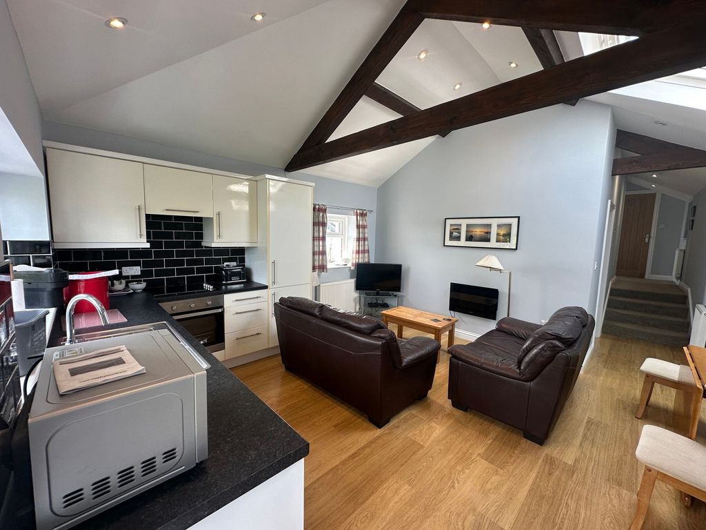 Additional image 4 of 2 bed flat for saleThe Granary - The Vicarage, Penally, Tenby, Pembrokeshire SA70