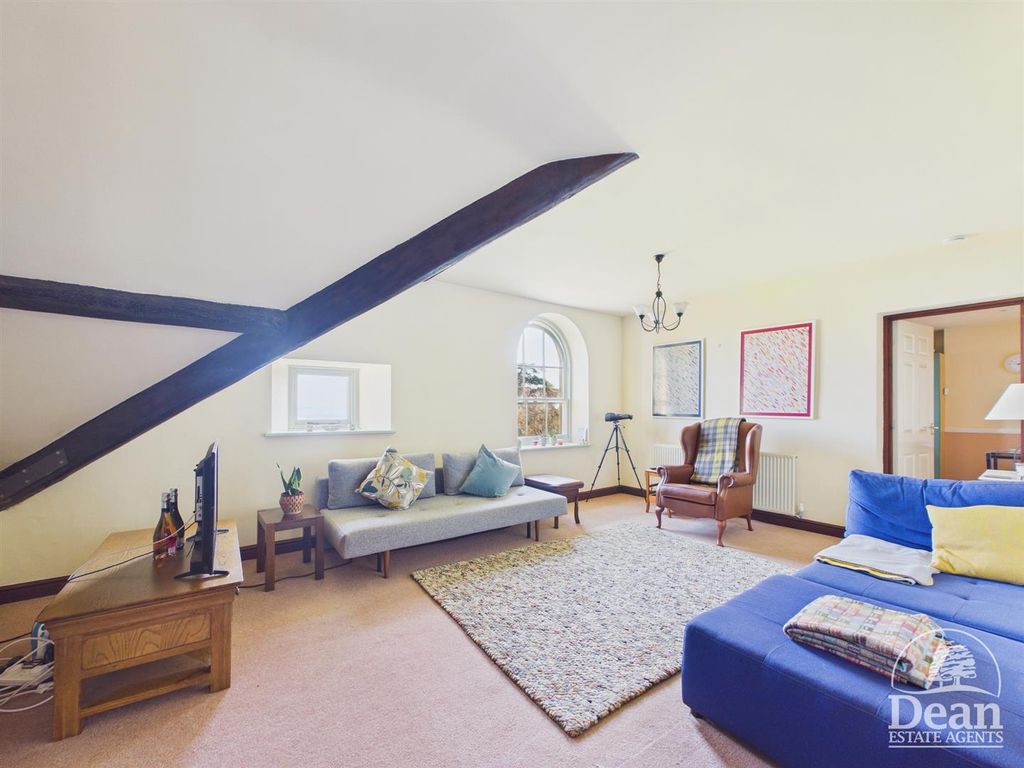 Additional image 4 of 2 bed flat for saleThe Haie, Newnham GL14