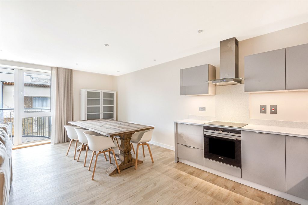 Additional image 5 of 2 bed flat for saleAlmansa Way, Lymington, Hampshire SO41