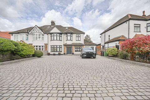 The Ridgeway, Chingford, London E4