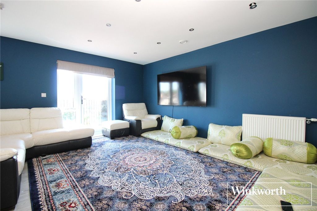 Additional image 4 of 2 bed flat for saleElstree Way, Borehamwood, Hertfordshire WD6