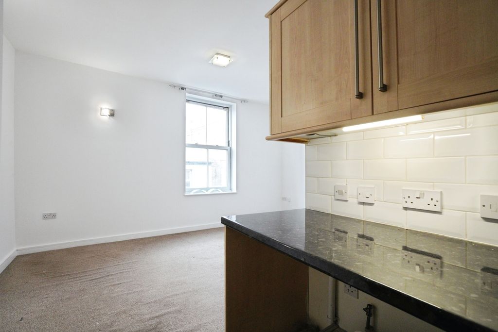 Additional image 4 of 1 bed flat for saleCrinnicks Hill, Bodmin, Cornwall PL31