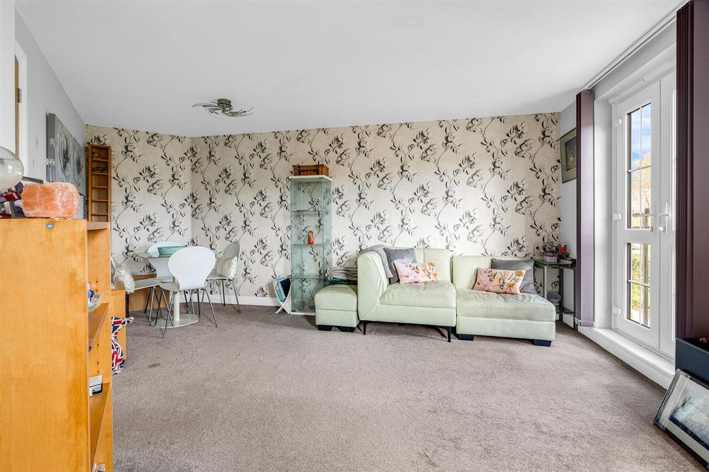 Additional image 6 of 2 bed flat for saleStants View, Hertford SG13