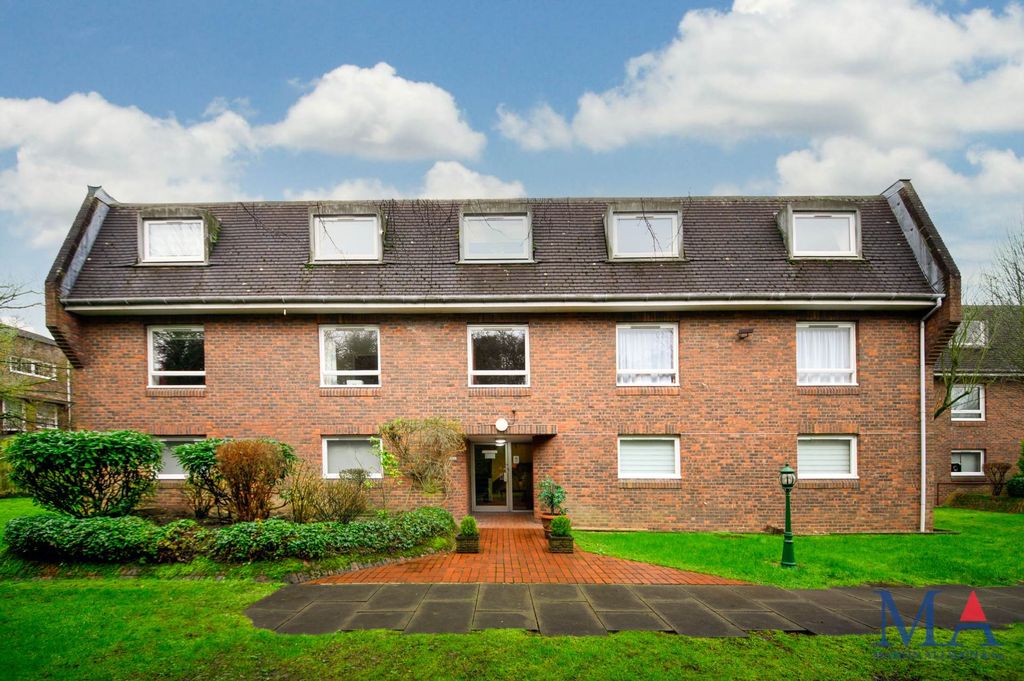 2 bed flat for saleLakeside Court, Elstree WD6