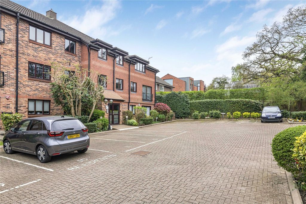 Additional image 20 of 3 bed flat for saleAllum Lane, Elstree, Borehamwood, Hertfordshire WD6