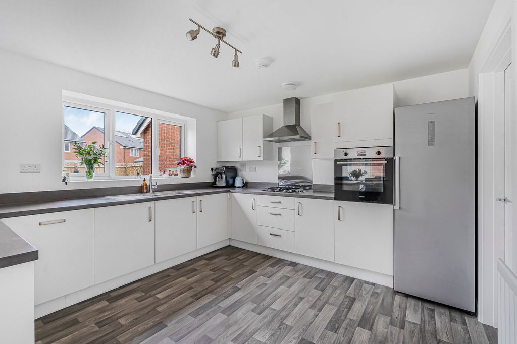 Additional image 4 of 4 bed detached house for saleMiles Road, Bordon, Hampshire GU35
