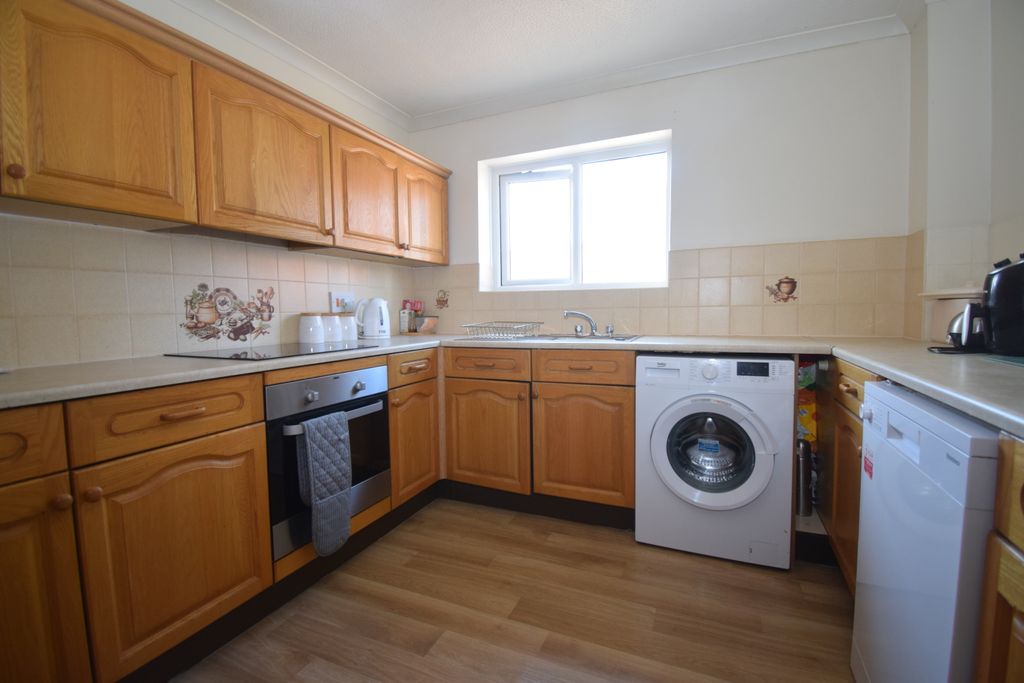 Additional image 4 of 2 bed flat for saleDrakes Close, Bridgwater TA6