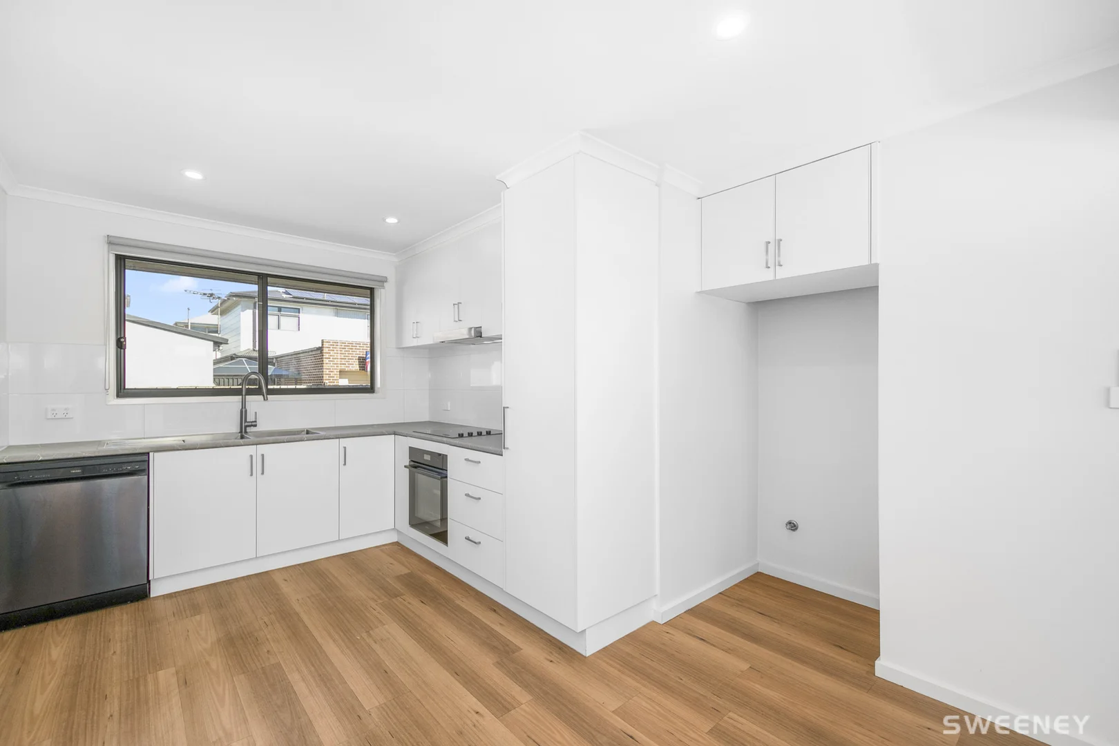 2/2 Corrigan Avenue, Brooklyn VIC 3012 photo 5