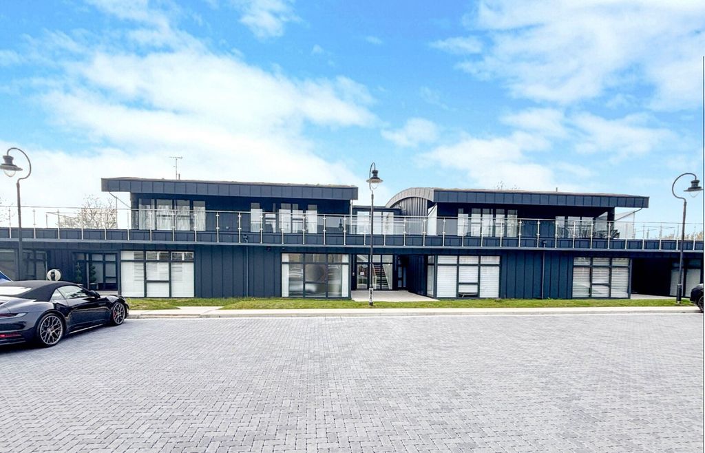 3 bed flat for saleGreat Warley Street, Great Warley CM13