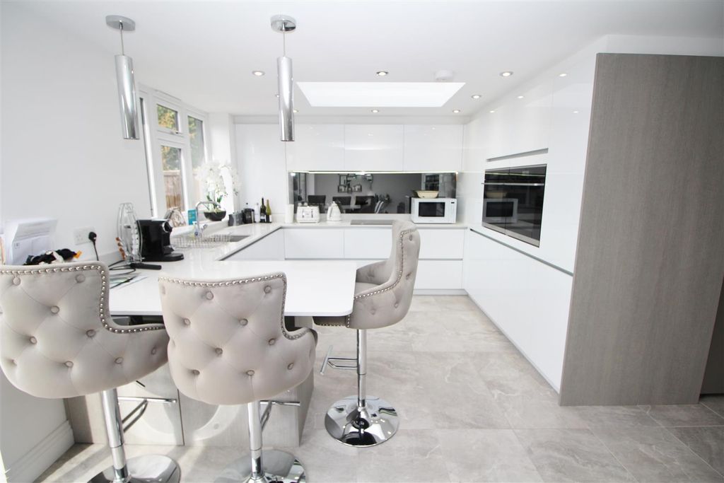 Additional image 4 of 4 bed semi-detached house for saleGables Avenue, Red Road, Borehamwood WD6