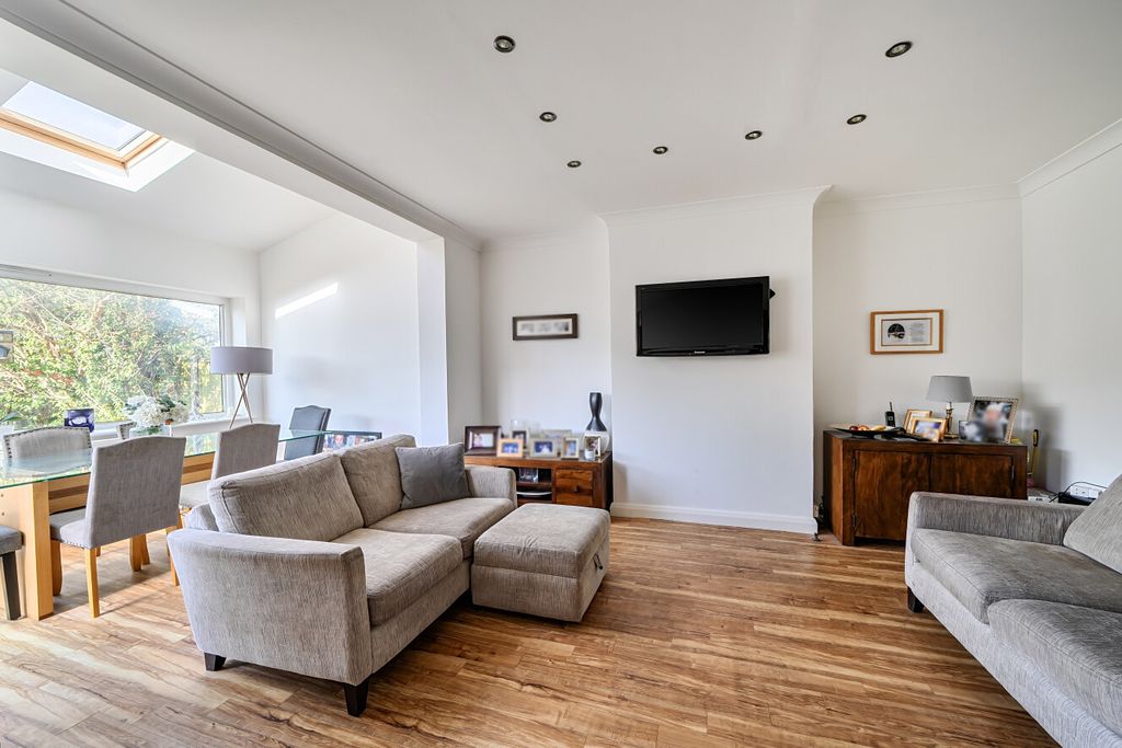Additional image 7 of 4 bed semi-detached house for saleHurstdene Avenue, Hayes, Kent BR2