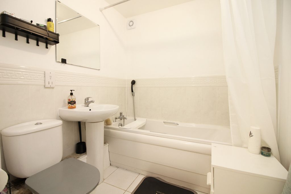 Additional image 16 of 2 bed flat for saleThe Elms, Blackpool FY3