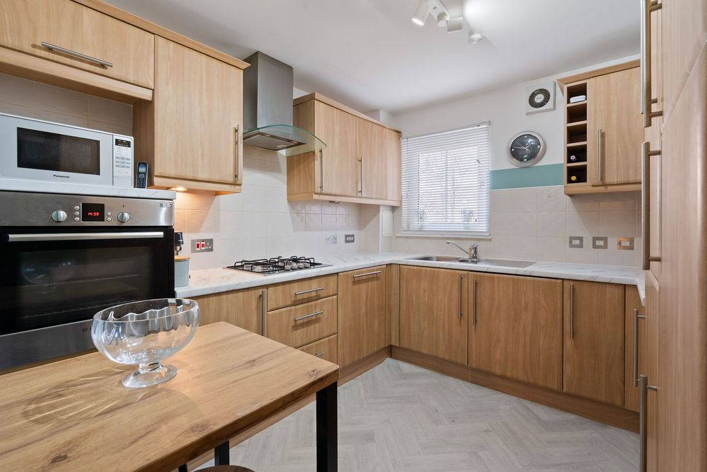 Additional image 6 of 2 bed flat for saleJardine Place, Bathgate EH48