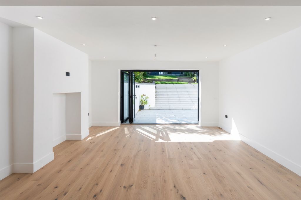 Additional image 8 of 4 bed flat for saleClermont Terrace, Brighton BN1