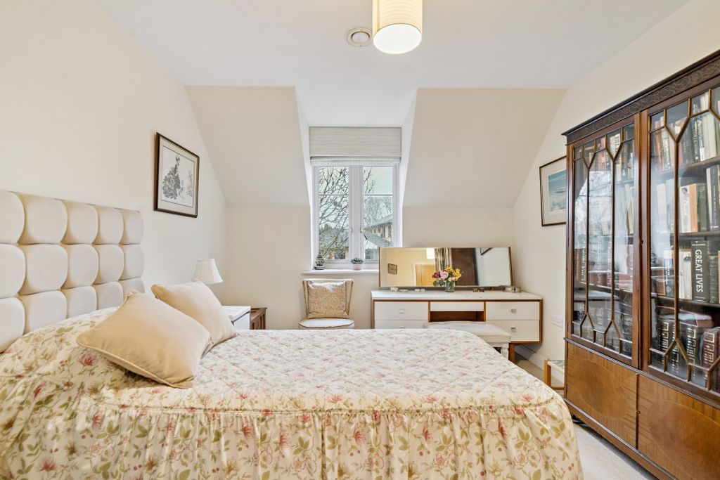 Additional image 8 of 2 bed flat for saleMarlow Road, Bourne End SL8