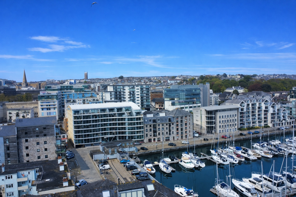 2 bed flat for saleDiscovery Wharf, North Quay, Sutton Harbour PL4