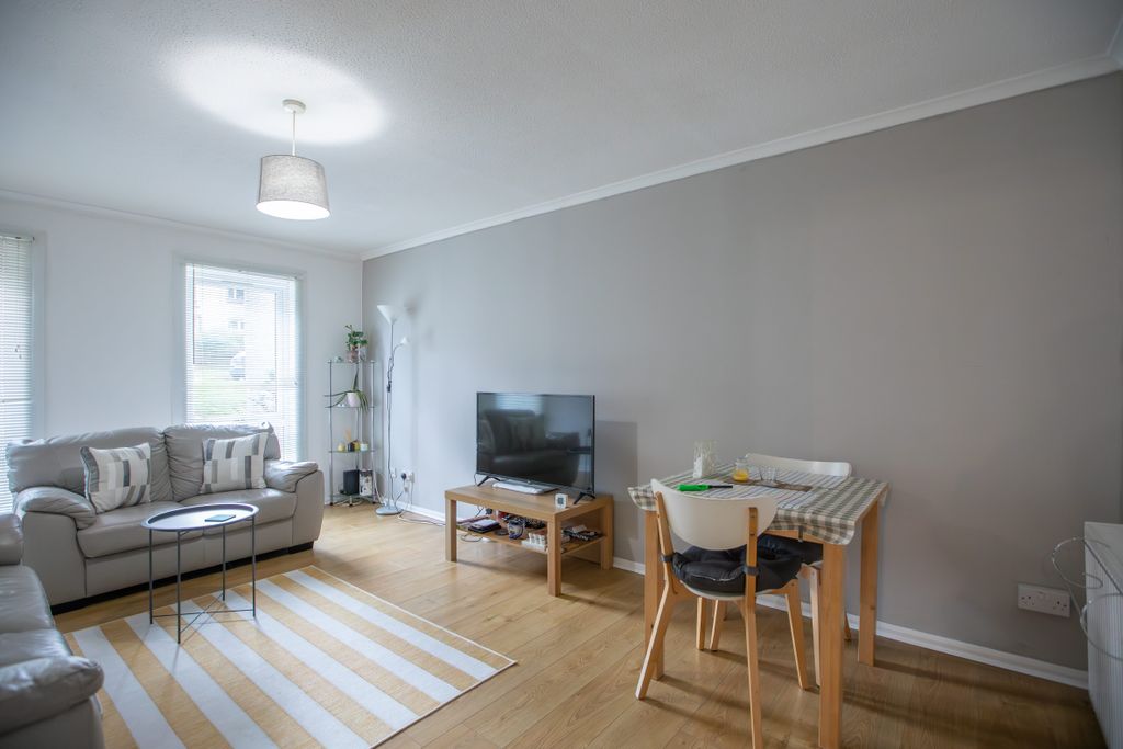 Additional image 4 of 3 bed flat for saleNewburgh, Erskine PA8